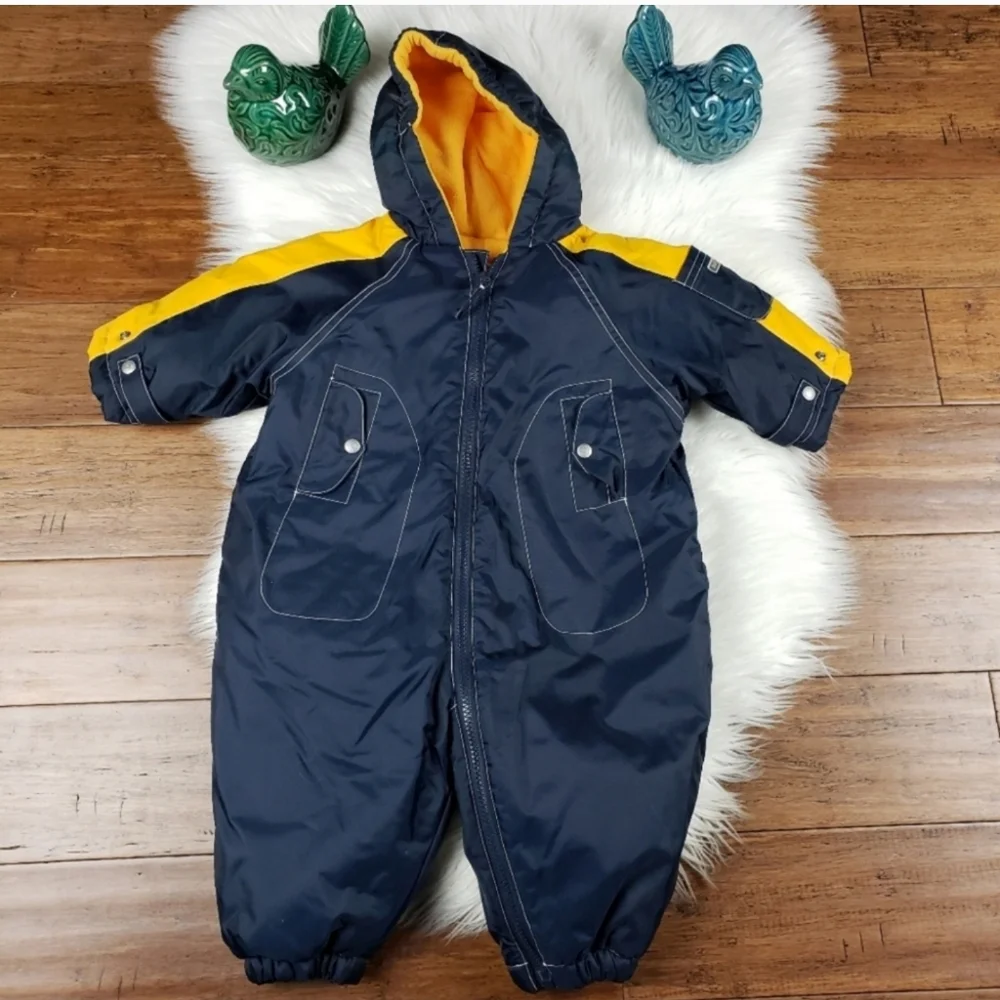 Gap baby vintage puffer snowsuit 6-12mon